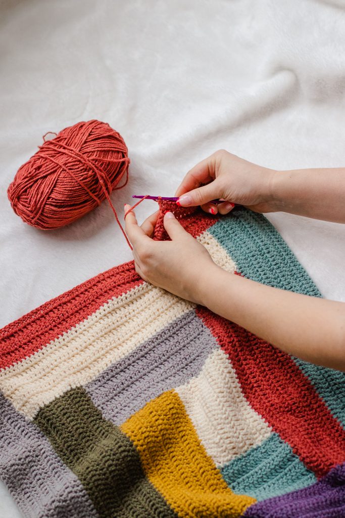 Crochet Blanket Pattern for the Granny Weave Square: Modern Geometric Crochet  Blanket Granny Square Pattern -  Canada