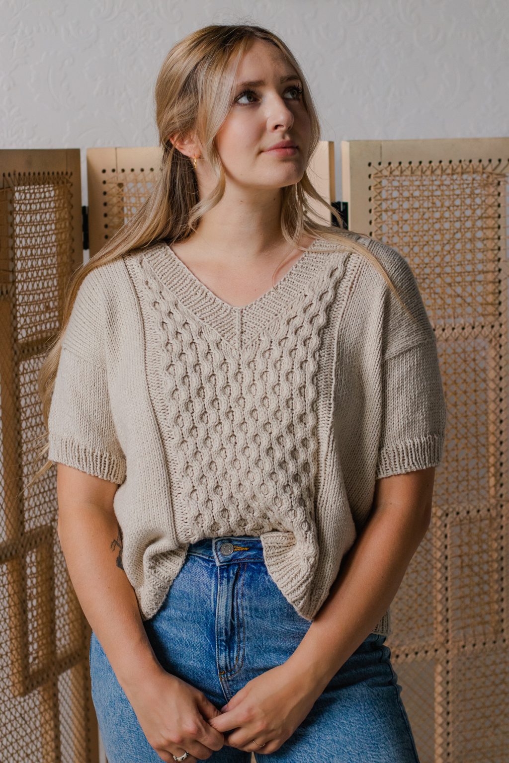 Quail Ridge Tee – Knitting Pattern for V-Neck Boxy Tee with Honeycomb ...